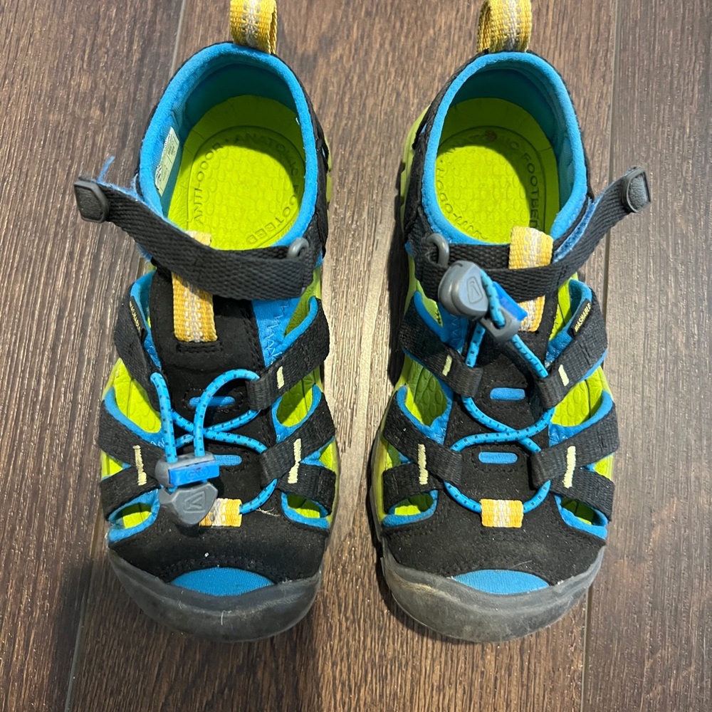 Keen | Kids| Water shoe | Size 12